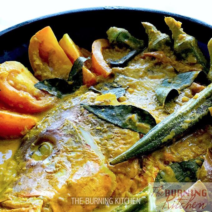 Curry Fish Head: This iconic Singaporean & Malaysian favourite combines the rich spices of South Indian cuisine, the tangy flavour of tamarind and the creamy goodness of coconut milk with deliciously tender fish head, a delicacy among the Chinese.